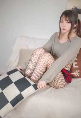 韩国快递员爬5层楼后暴力摔电脑